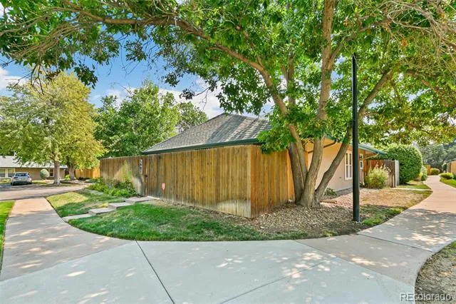 5902 S Willow Way Englewood, CO 80111