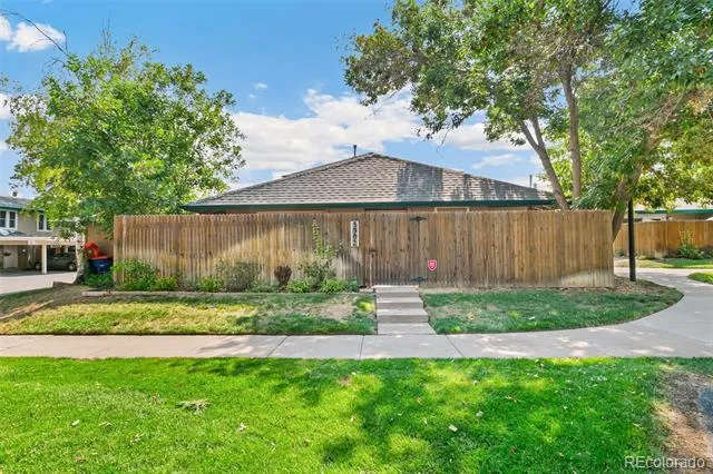 5902 S Willow Way Englewood, CO 80111