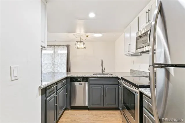 5902 S Willow Way Englewood, CO 80111