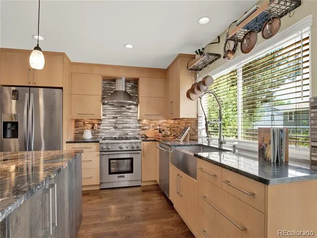 7958 S Roslyn Way Centennial, CO 80112