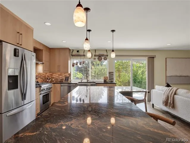 7958 S Roslyn Way Centennial, CO 80112