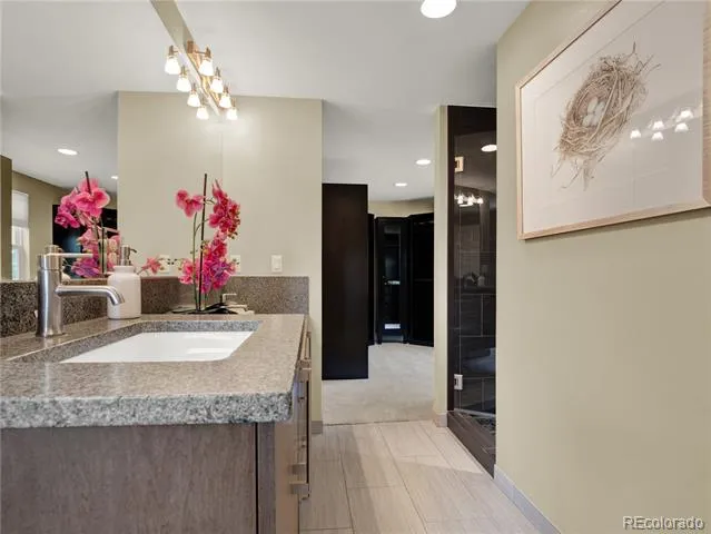 7958 S Roslyn Way Centennial, CO 80112