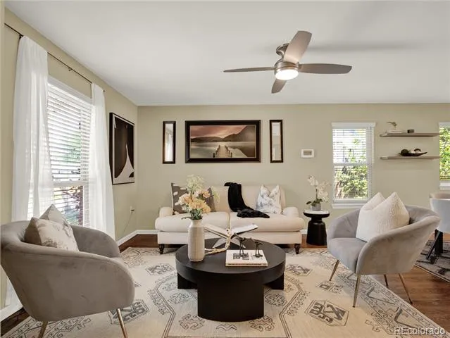 7958 S Roslyn Way Centennial, CO 80112
