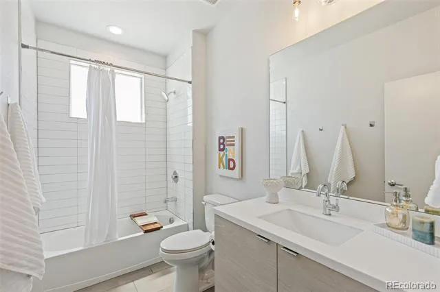 6305 King Court Denver, CO 80221