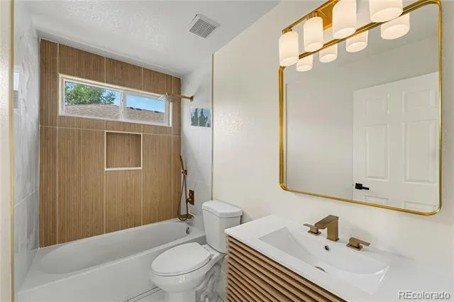 13674 Plaster Circle Broomfield, CO 80023