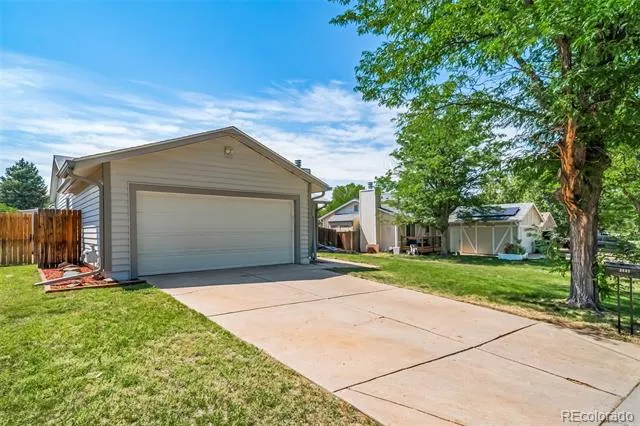 3865 S Nucla Street Aurora, CO 80013