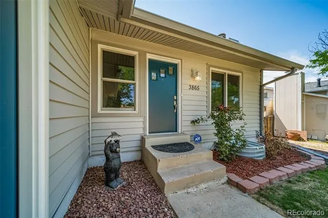 3865 S Nucla Street Aurora, CO 80013