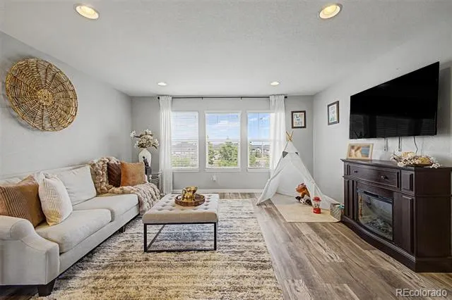 24781 E Ontario Drive Aurora, CO 80016