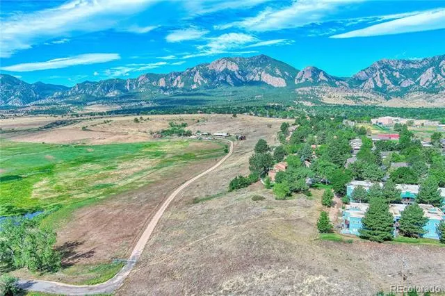 1572 Bradley Drive #B Boulder, CO 80305