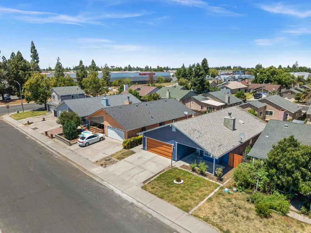 1927 Montauban Court Stockton, CA 95210