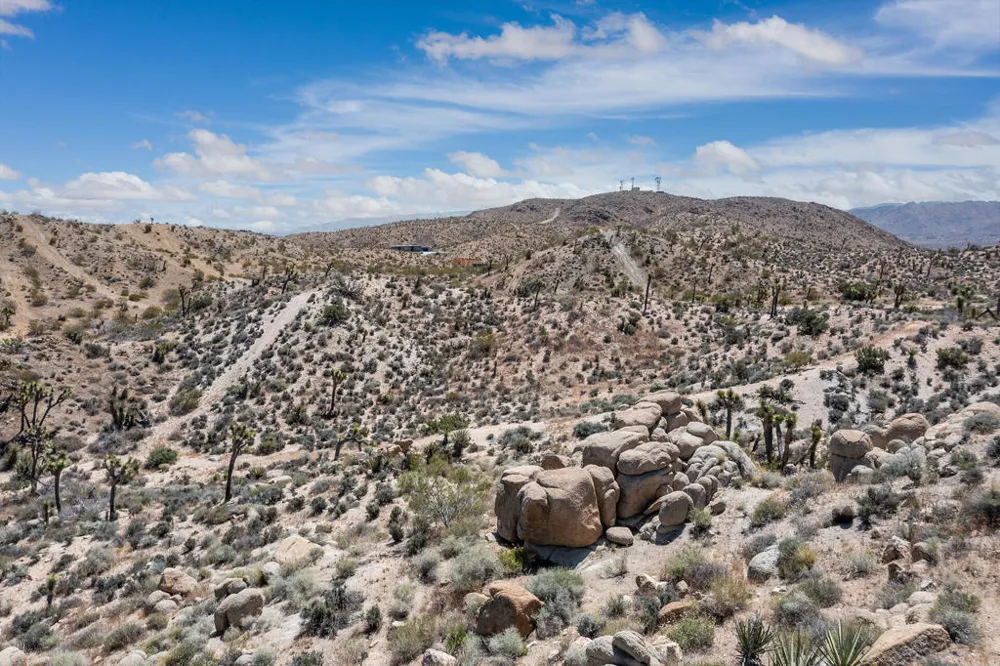 57823 Hilton Lane Yucca Valley, CA 92284