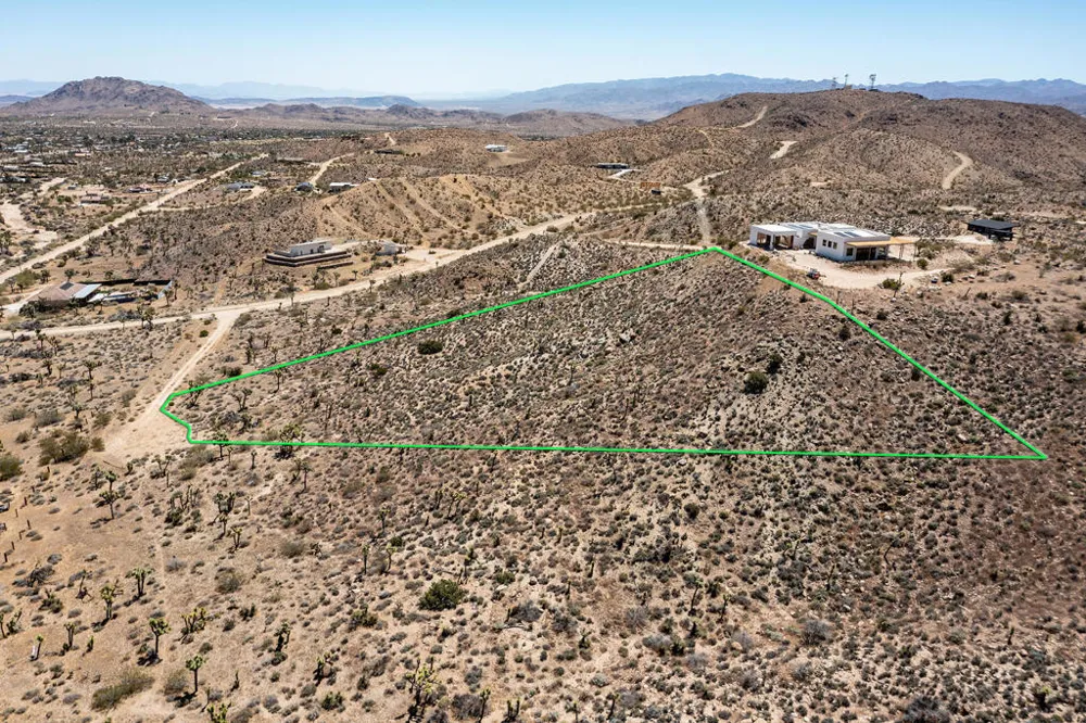 57823 Hilton Lane Yucca Valley, CA 92284