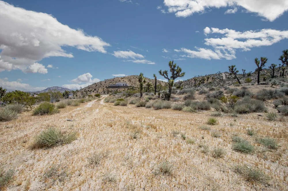 57823 Hilton Lane Yucca Valley, CA 92284