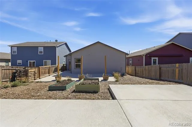 389 Maple Street Bennett, CO 80102