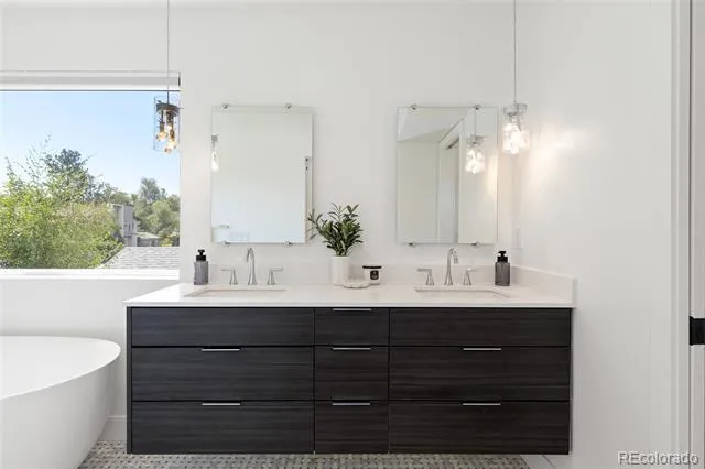 3619 S Elati Street #C Englewood, CO 80110