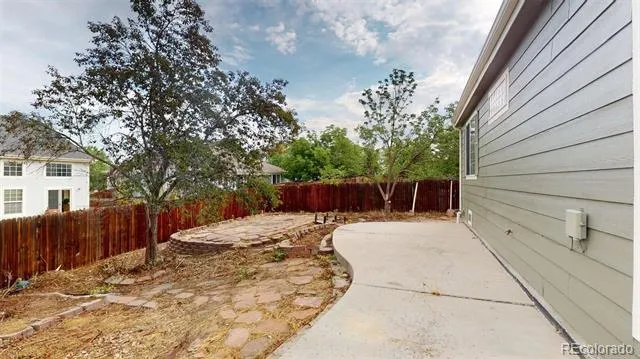 2461 S Andes Circle Aurora, CO 80013