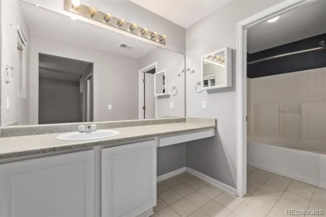 3869 S Himalaya Way Aurora, CO 80013