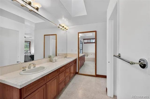 4 Oakmont Lane Littleton, CO 80127