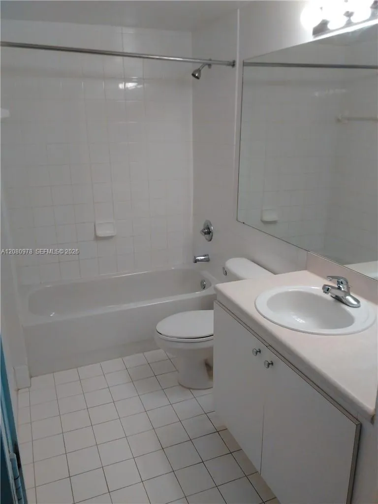 5091 NW 7 ST #402 Miami, FL 33126