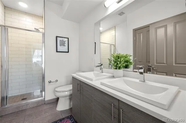 2200 Tremont Place #5 Denver, CO 80205