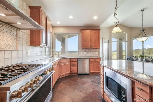 5441 Country Club Drive Larkspur, CO 80118