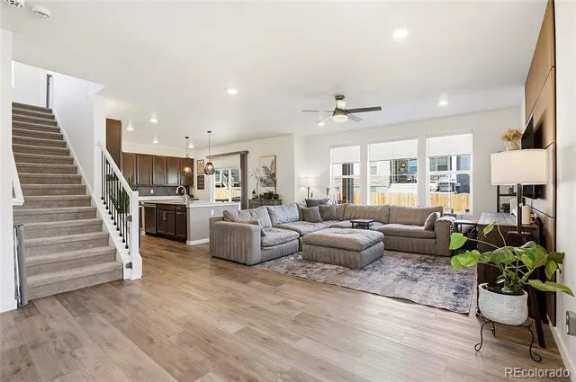 855 S Elk Way Aurora, CO 80018