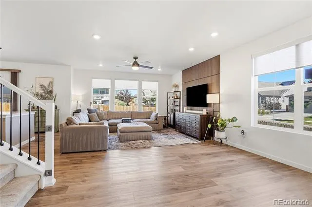 855 S Elk Way Aurora, CO 80018