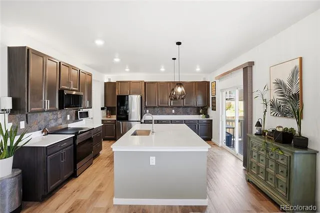855 S Elk Way Aurora, CO 80018