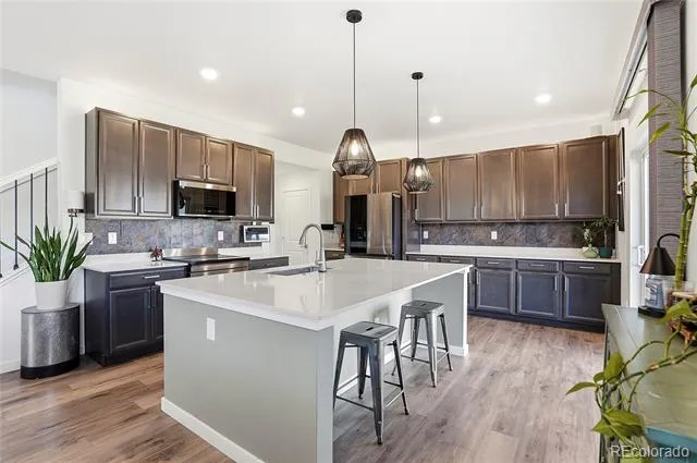 855 S Elk Way Aurora, CO 80018