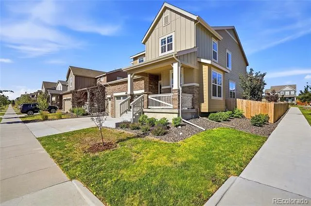 855 S Elk Way Aurora, CO 80018