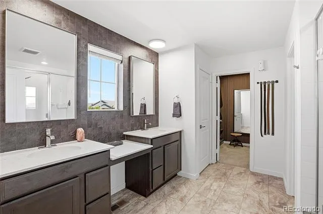 855 S Elk Way Aurora, CO 80018