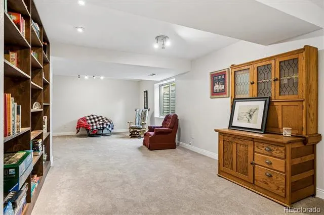 9675 Red Oakes Place Littleton, CO 80126