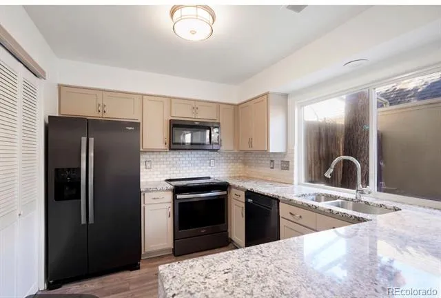 2836 S Vaughn Way Aurora, CO 80014