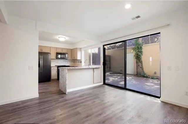 2836 S Vaughn Way Aurora, CO 80014