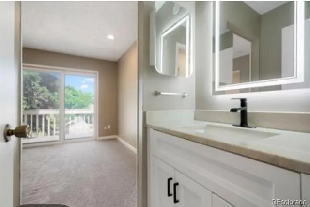 2836 S Vaughn Way Aurora, CO 80014
