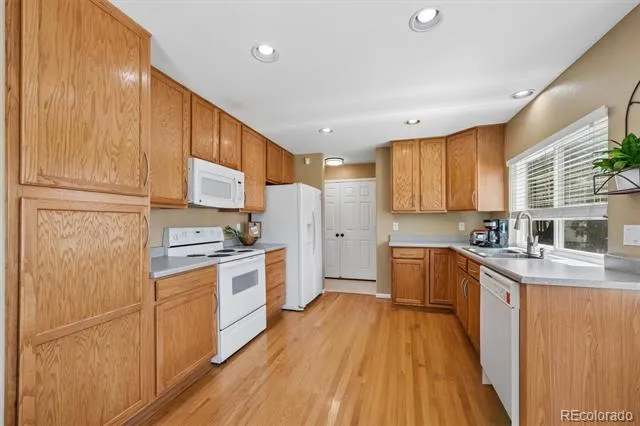 2805 S Walden Way Aurora, CO 80013