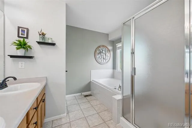 2805 S Walden Way Aurora, CO 80013