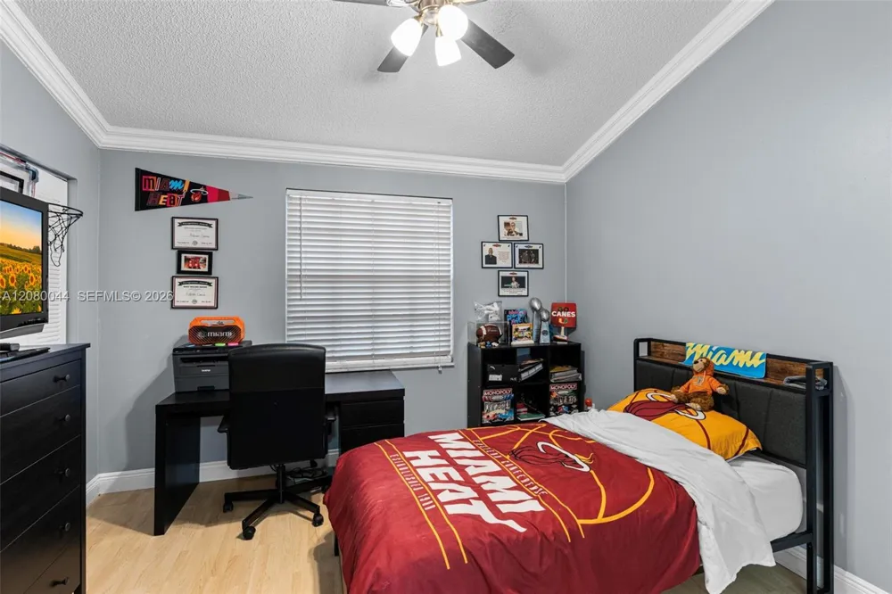 12110 SW 2nd St Pembroke Pines, FL 33025