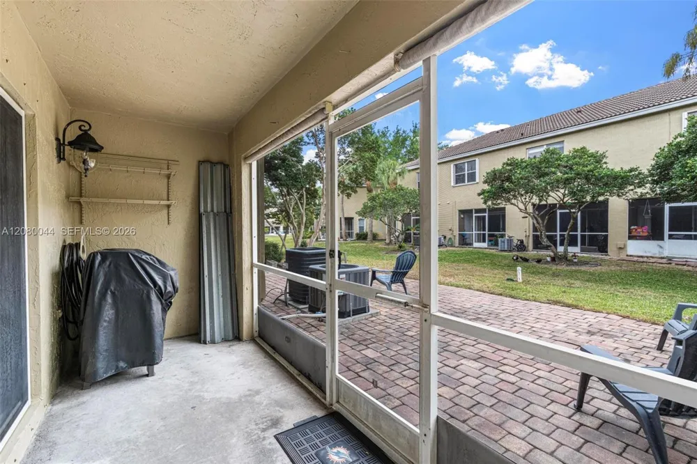 12110 SW 2nd St Pembroke Pines, FL 33025