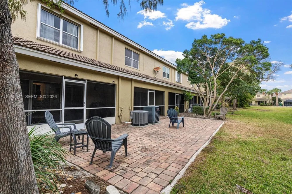 12110 SW 2nd St Pembroke Pines, FL 33025