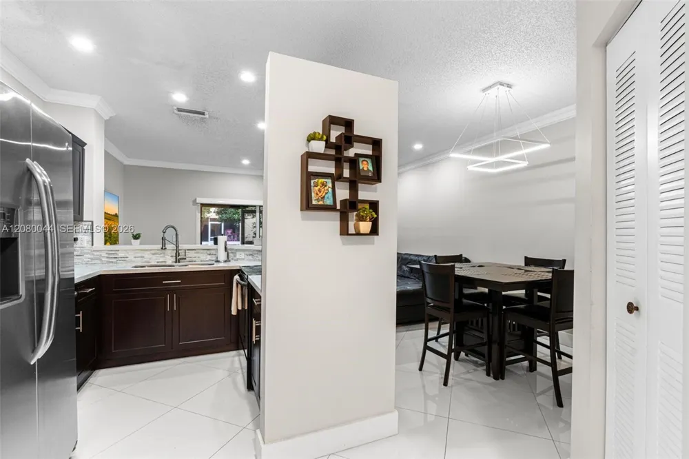 12110 SW 2nd St Pembroke Pines, FL 33025