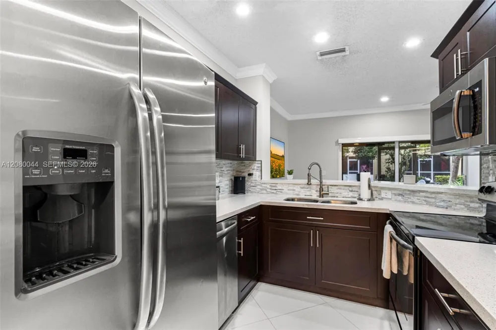 12110 SW 2nd St Pembroke Pines, FL 33025