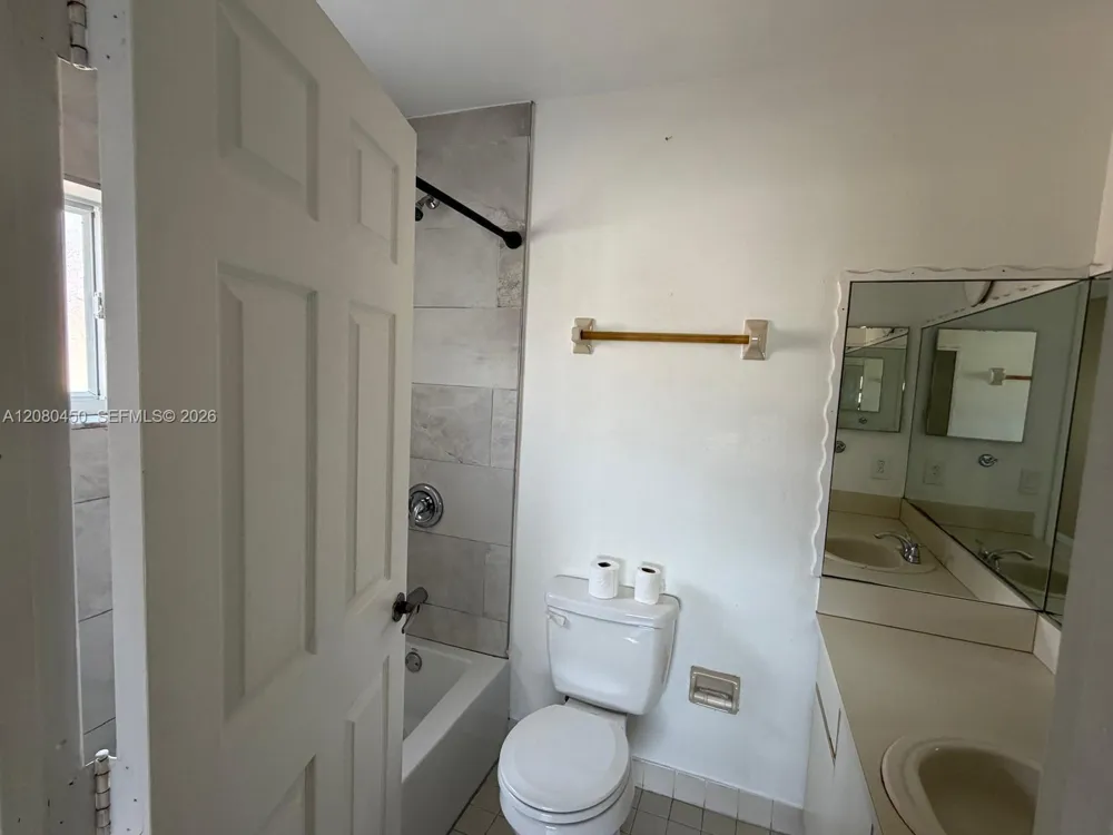 7797 W 29th Ln #201-32 Hialeah, FL 33018