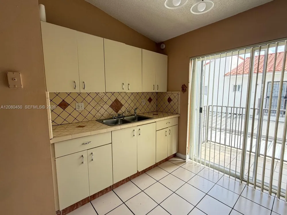 7797 W 29th Ln #201-32 Hialeah, FL 33018