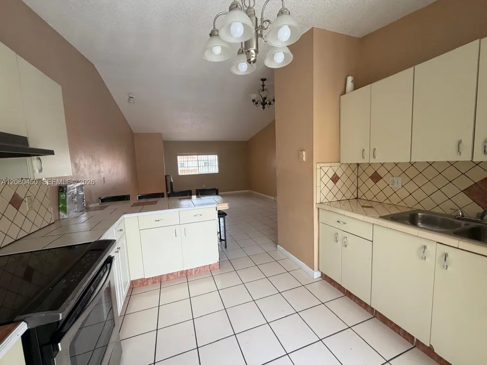 7797 W 29th Ln #201-32 Hialeah, FL 33018