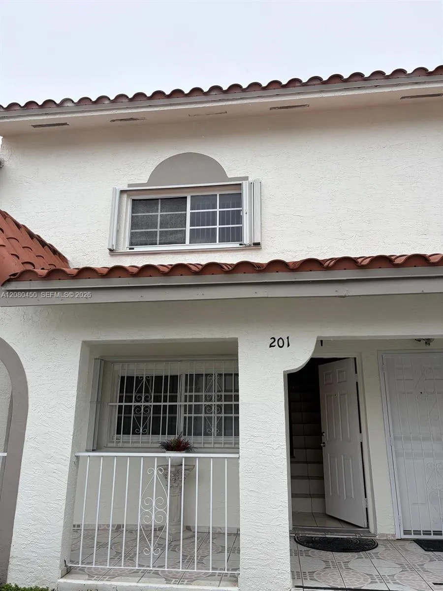 7797 W 29th Ln #201-32 Hialeah, FL 33018