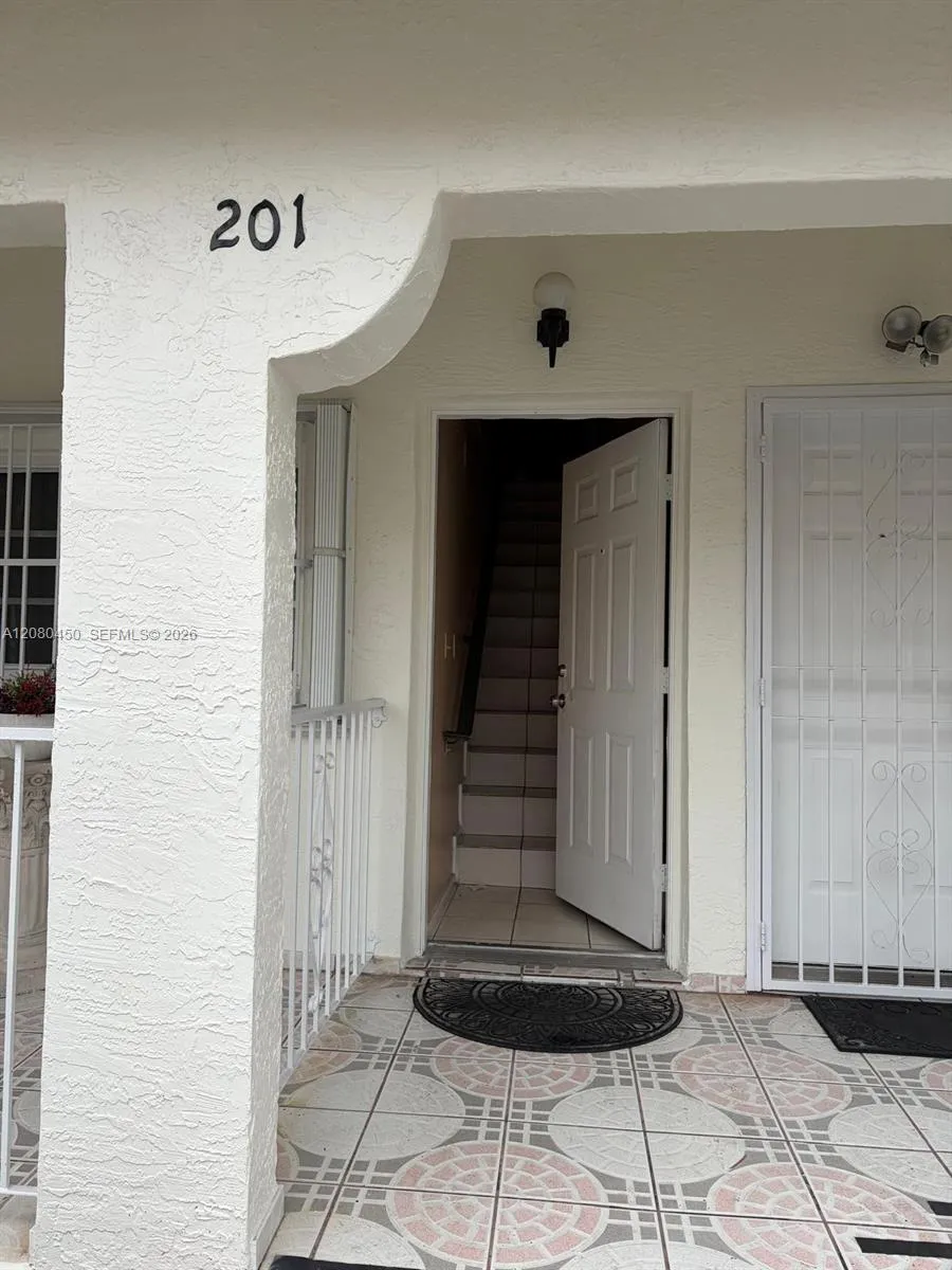 7797 W 29th Ln #201-32 Hialeah, FL 33018