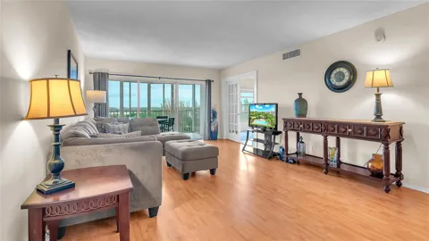 3150 Palm Aire Drive #909