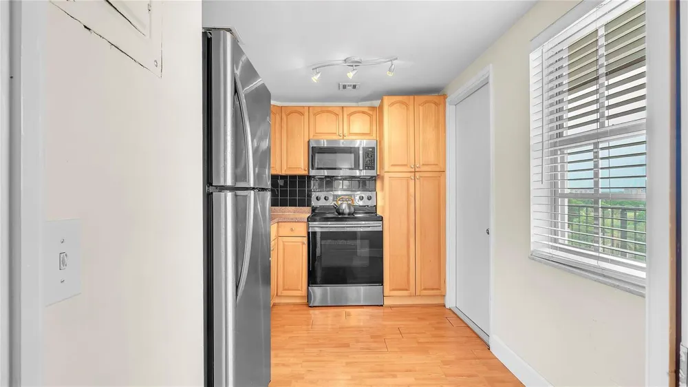 3150 Palm Aire Drive #909 Pompano Beach, FL 33069
