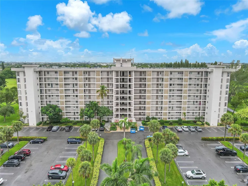 3150 Palm Aire Drive #909 Pompano Beach, FL 33069